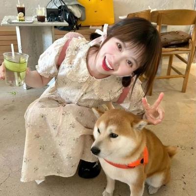 挥着翅膀的女孩